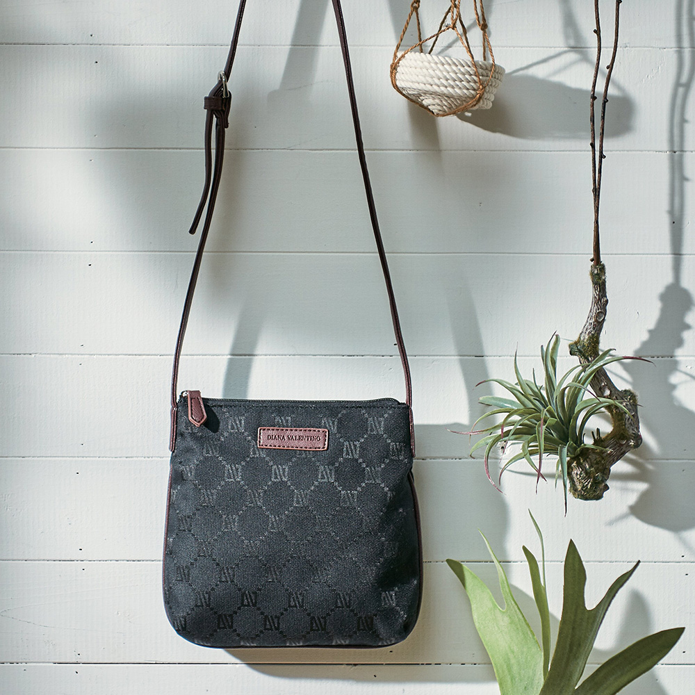 ダイアナ・バレンチノ ジャカードショルダーバッグ