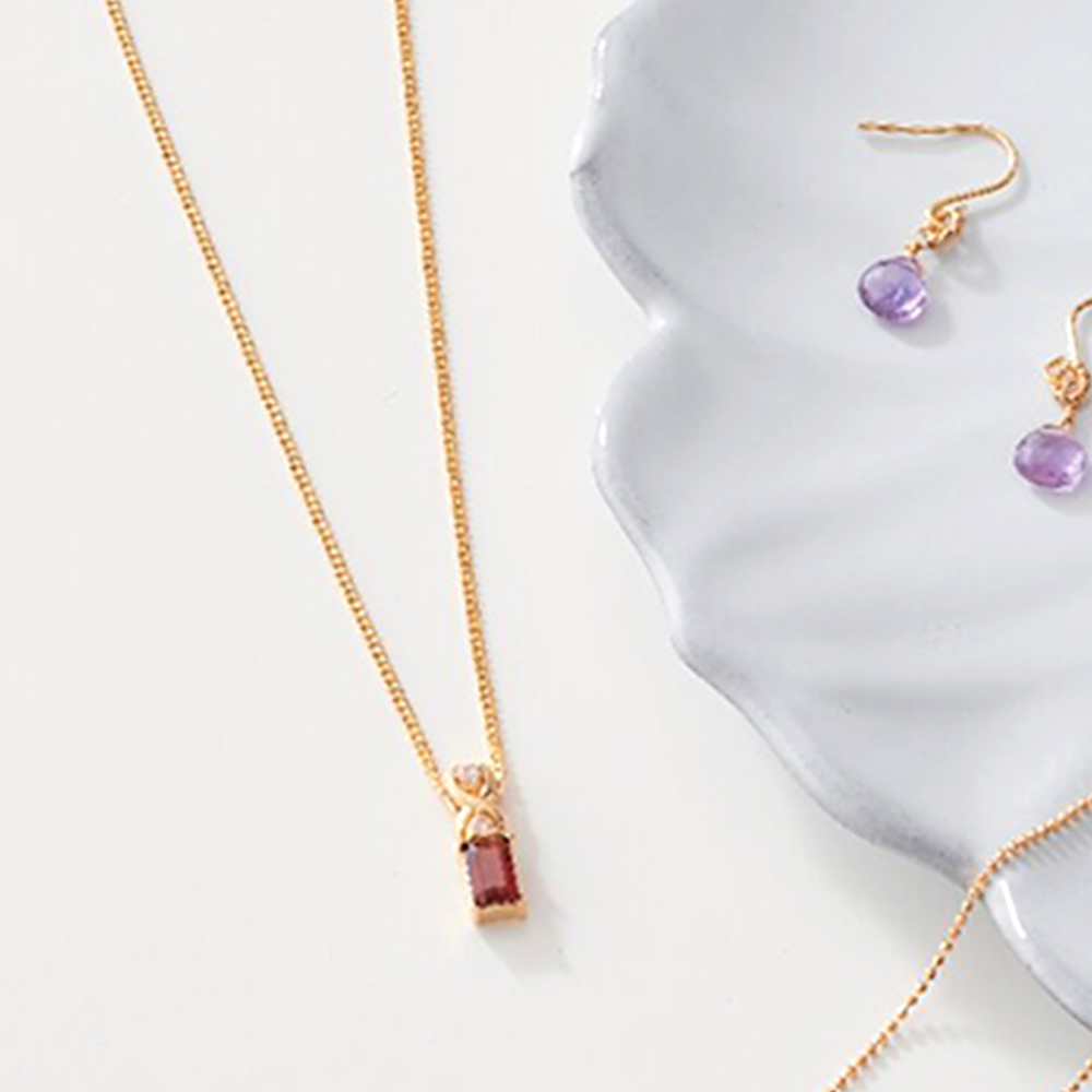 ガーネットペンダント