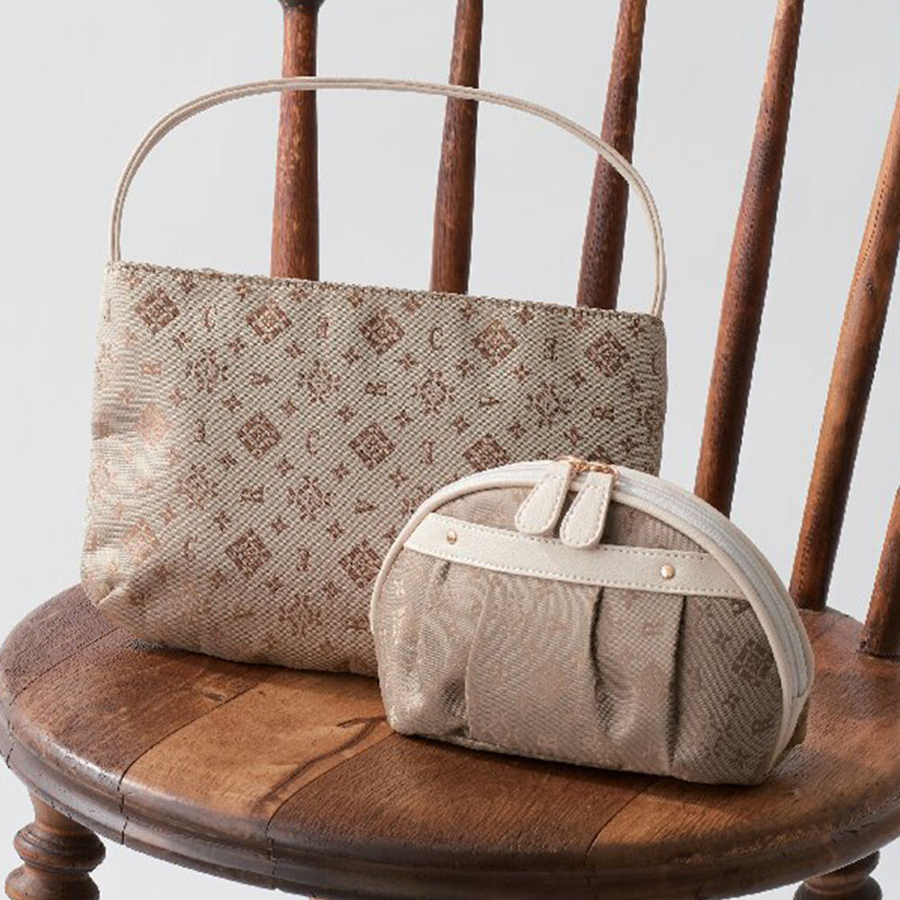 クレアトラベラー バッグインポーチ・ポーチ(ゴールド色)