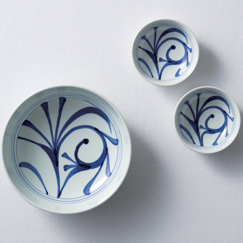 梅山窯 砥部焼呉須唐草平鉢・小鉢セット