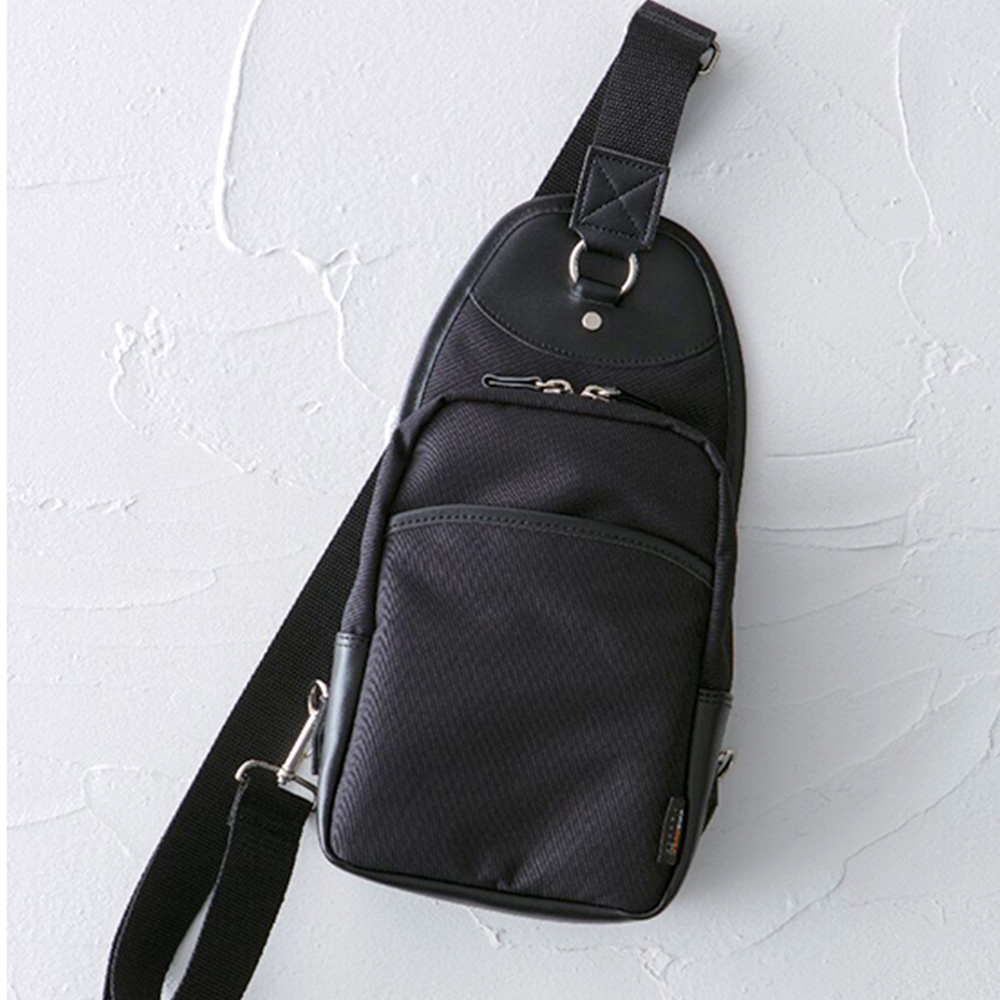 アークドール ボディバッグ