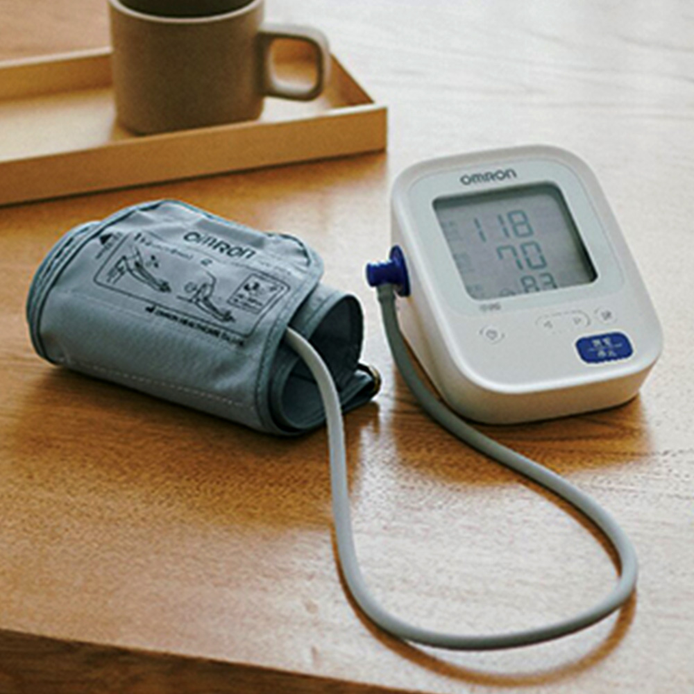 オムロン 上腕式血圧計