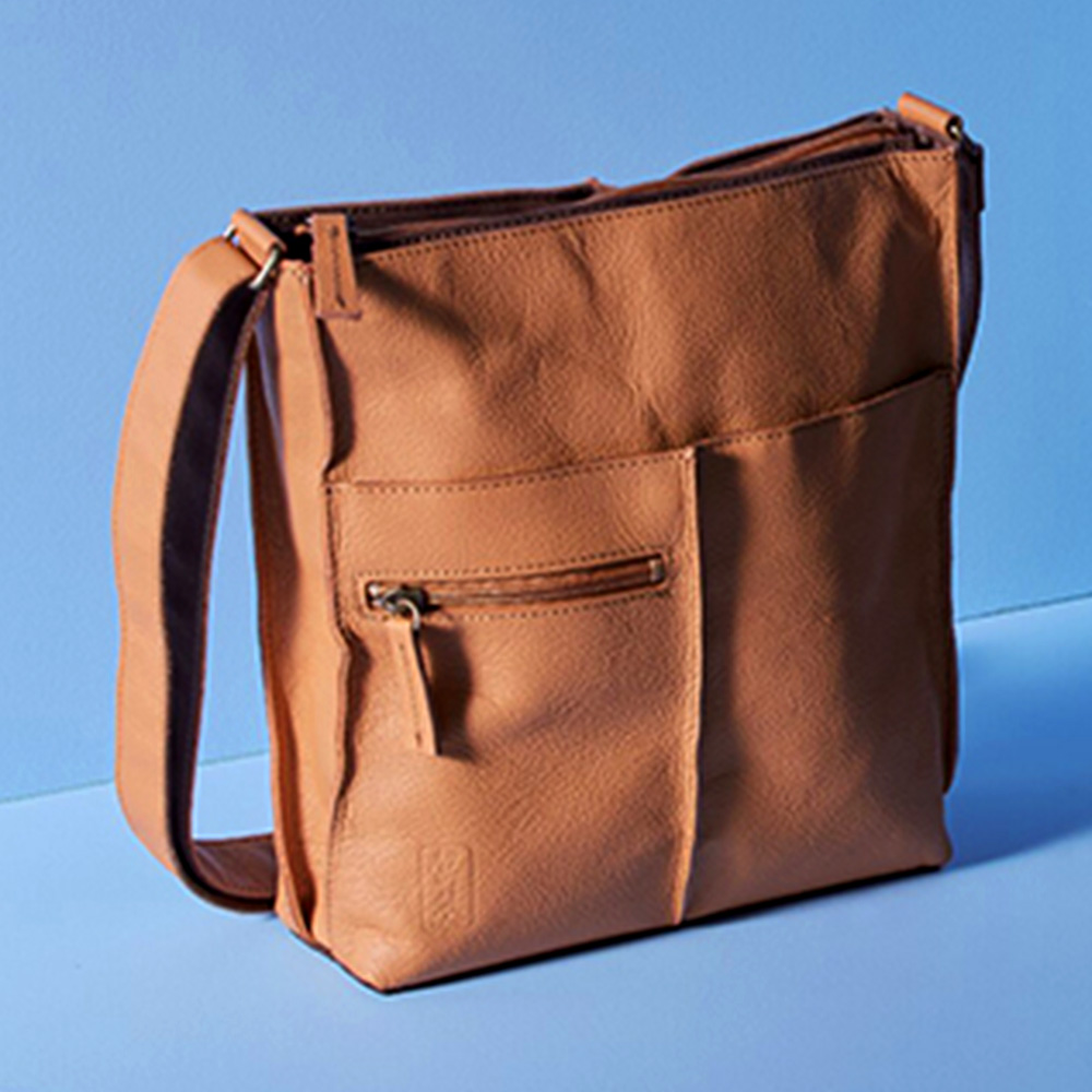 京都新装 牛革縦型ショルダー(キャメル)