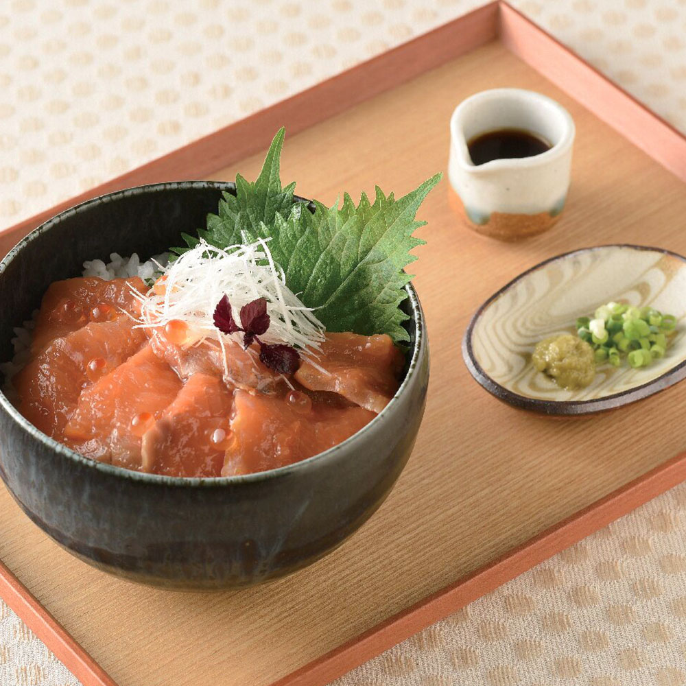 北海道産サーモン漬け丼の具