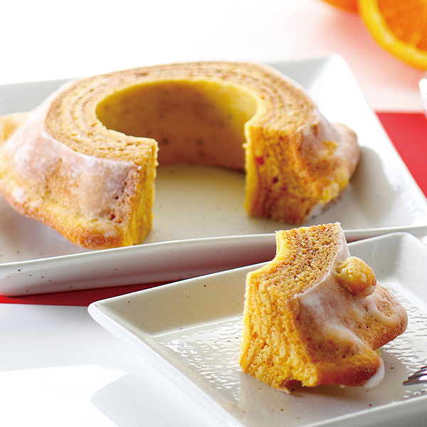 「ラ・ベットラ・ダ・オチアイ」バウムクーヘン（オレンジピール入り）