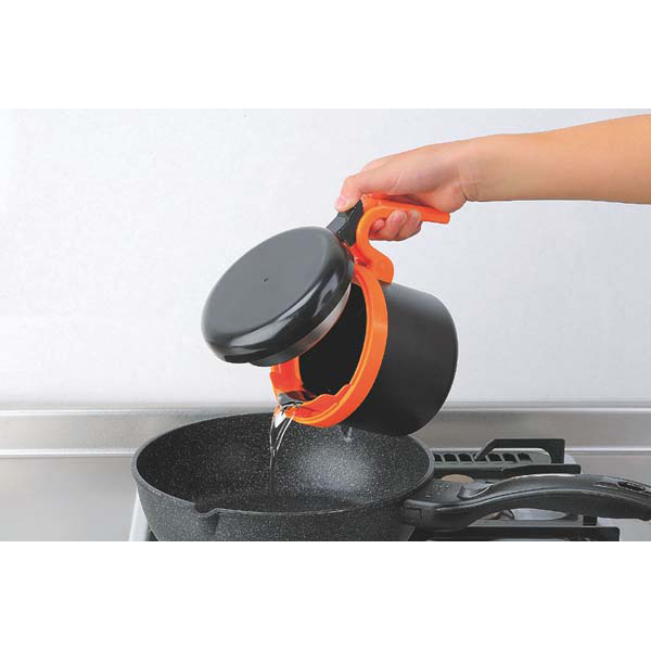 そそぎ口きれい！  オイルポット0.8ℓ