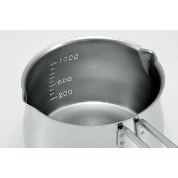 18-8ステンレス ミルクパン 1000㎖目盛り付き
