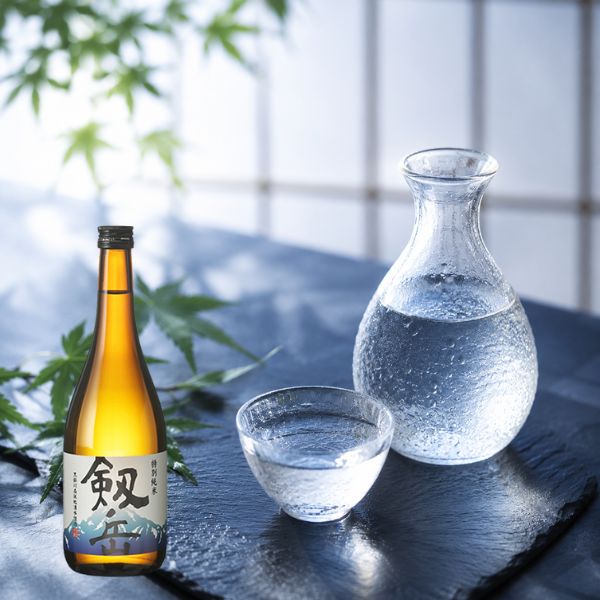 銀盤酒造  剱岳 特別純米 720㎖