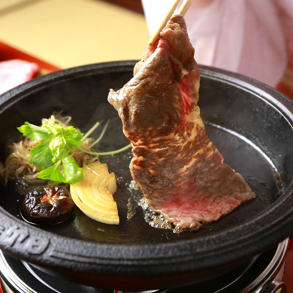 東京・人形町 「日山」 国産牛肩すき焼き