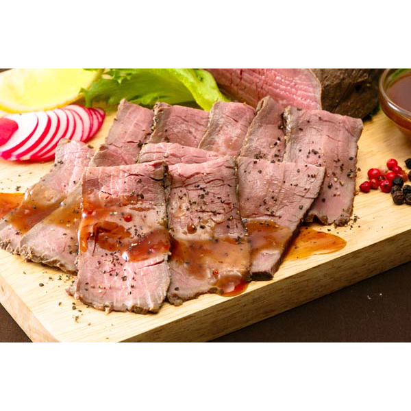 東京 「ラ・ロシェル」 坂井宏行監修　ローストビーフと特製ガーリックペッパーソース