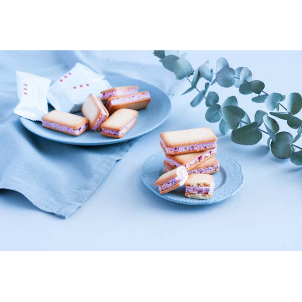 東京 「苺のワルツ」 あまおう苺のバターサンド16個