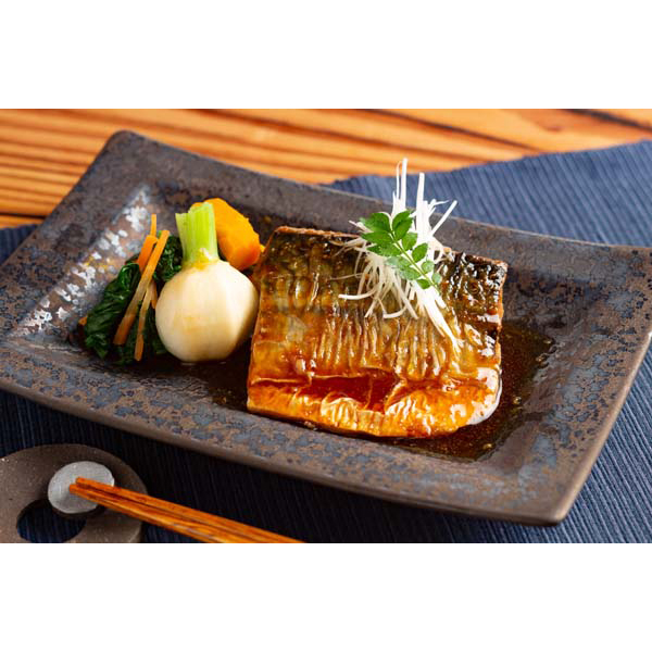 「魚匠えびす」 とろ鯖煮付けと鮭の西京焼セット