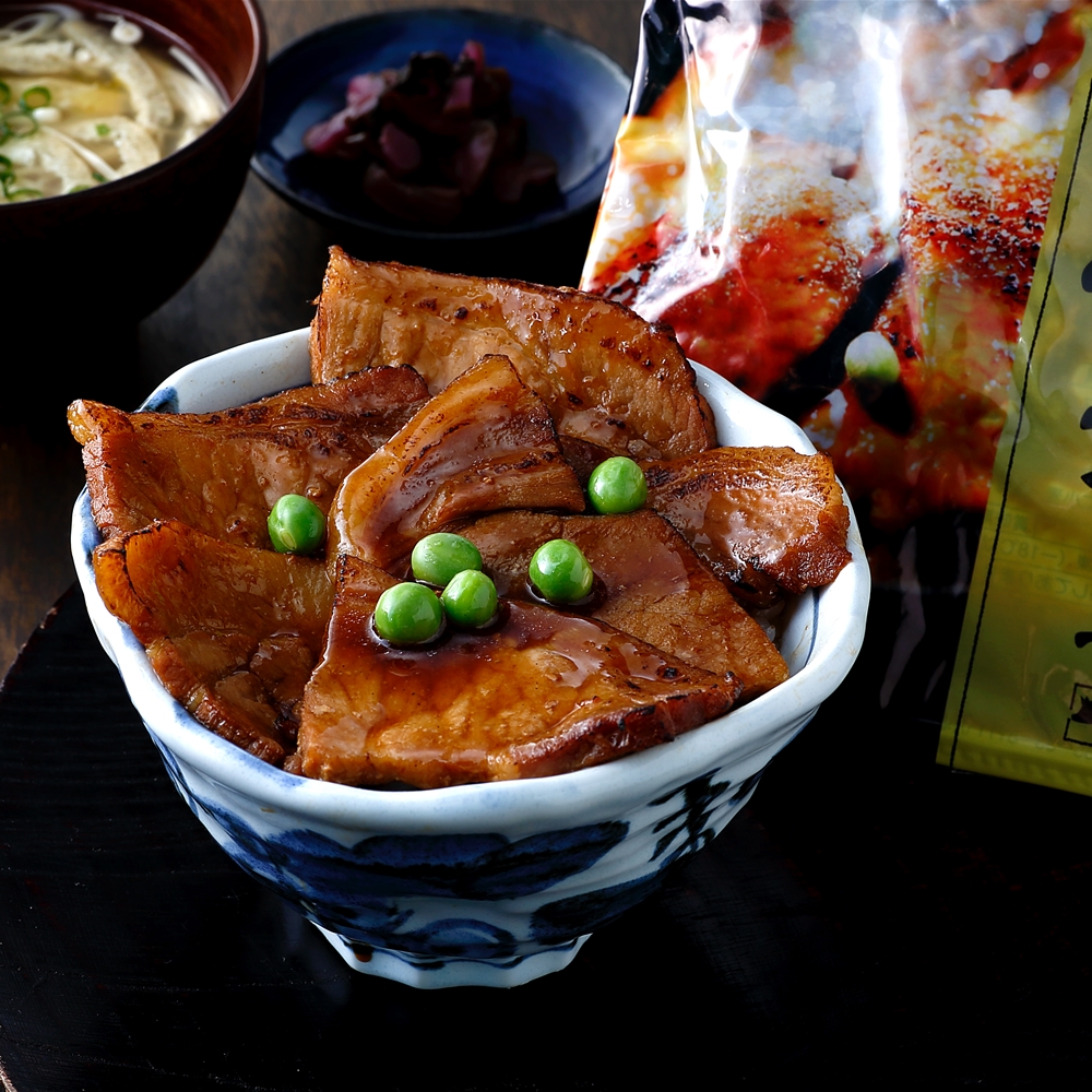 北海道・帯広　江戸屋の豚肉丼の具3食