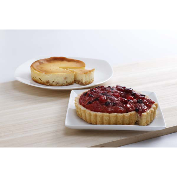 北海道 「乳蔵」 ミックスベリータルト&ベイクドチーズケーキ