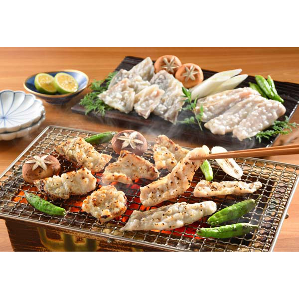 「関とら本店」 とらふく身皮炙りと焼ふく(塩麹たれ)