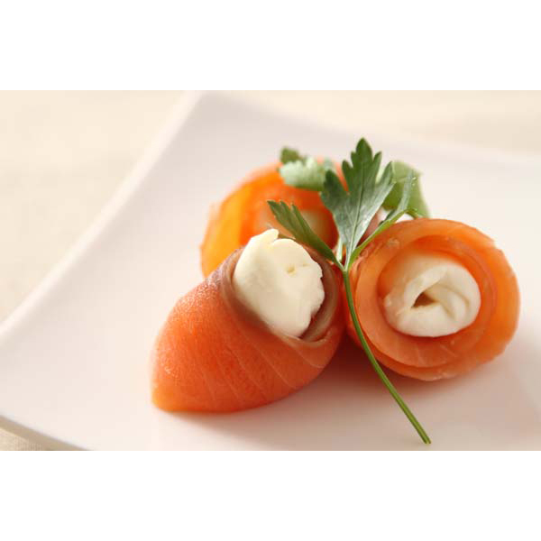 「三協水産」 北海道日高沖　船上活〆桜鱒切身とスモークサーモンセット