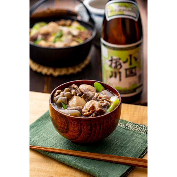 山形 「みやさかや」 国産牛スジ 山形の芋煮