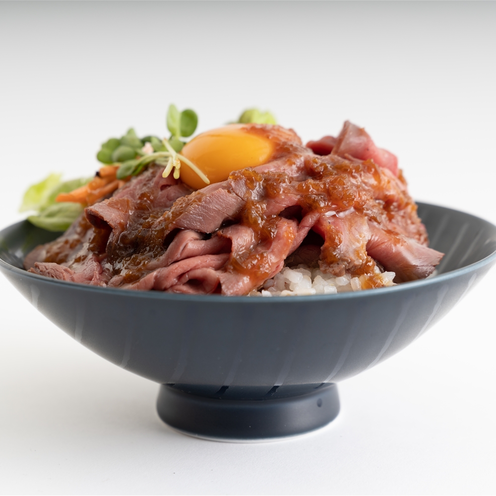 兵庫　神戸肉バル 「バルティロ」 赤ワイン仕立てのローストビーフ　B