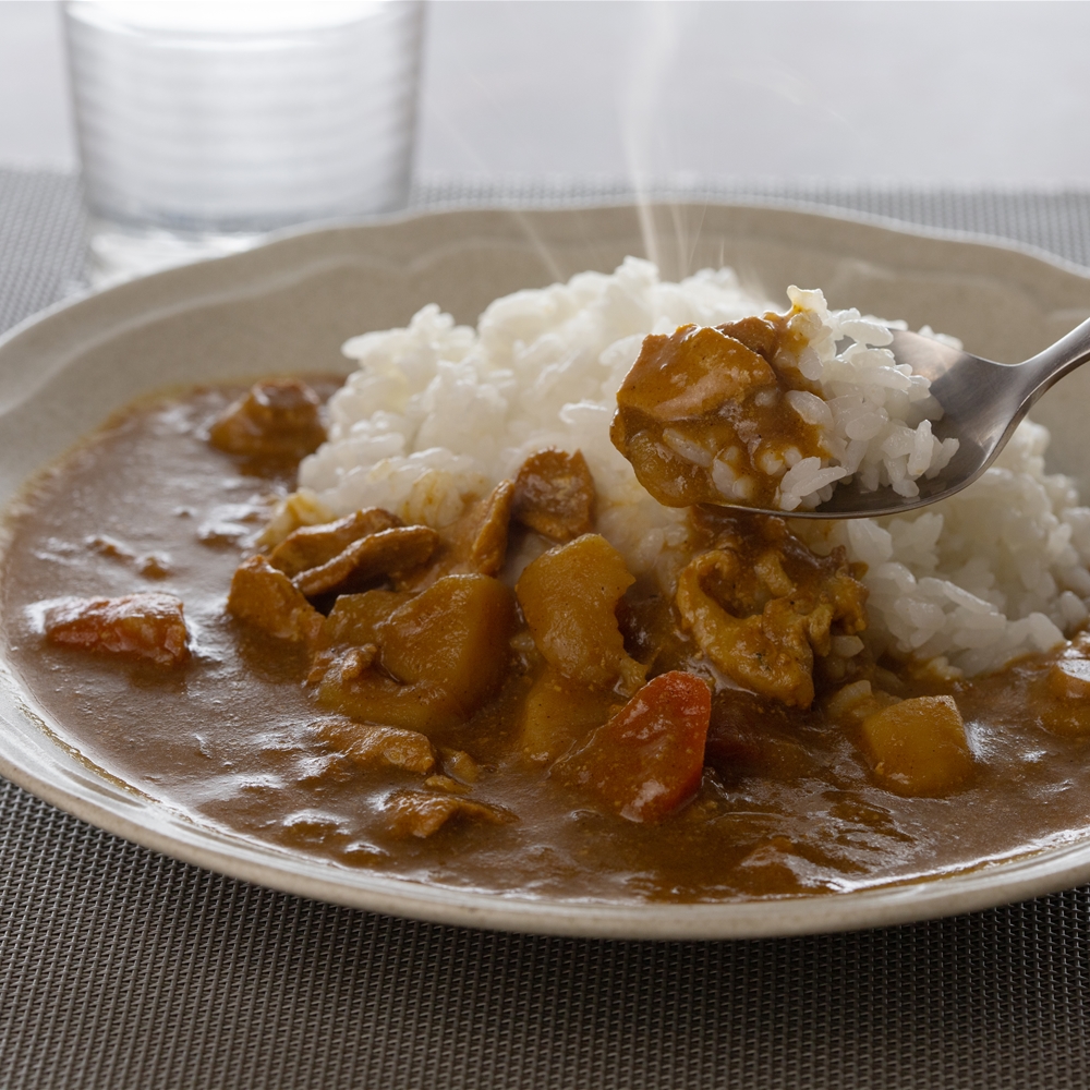 「三田屋総本家」 黒鶏肉のチキンカレー6食セット（ギフト箱）