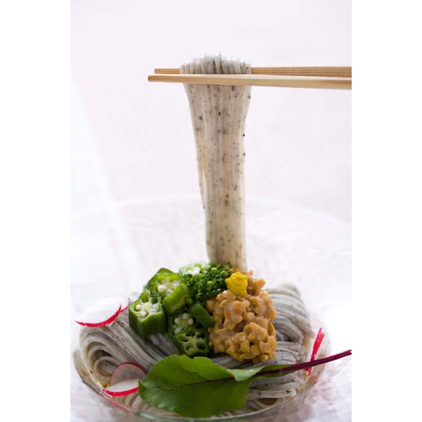 「山一」 手延べ黒ごまめん