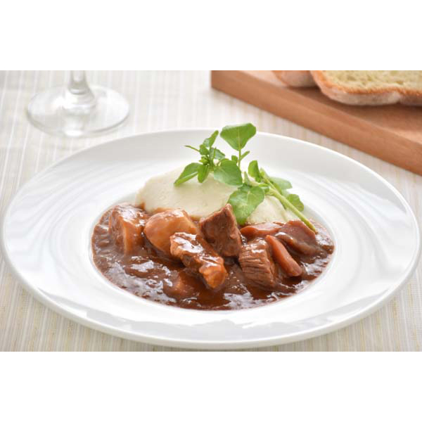 神奈川 「横浜ロイヤルパークホテル」監修 牛肉と野菜のビーフシチューセット