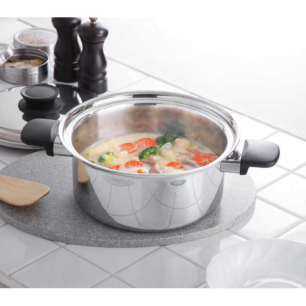 ユミック　エテルナ両手深型鍋（２２ｃｍ）